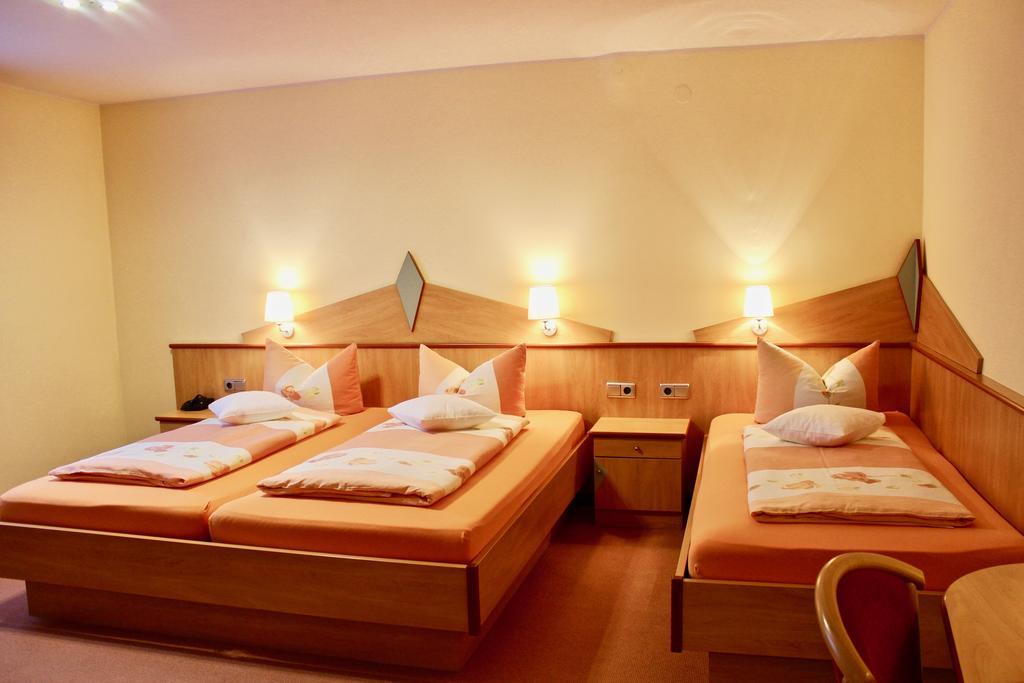 Zum Schwarzen Bären Hotel 3*