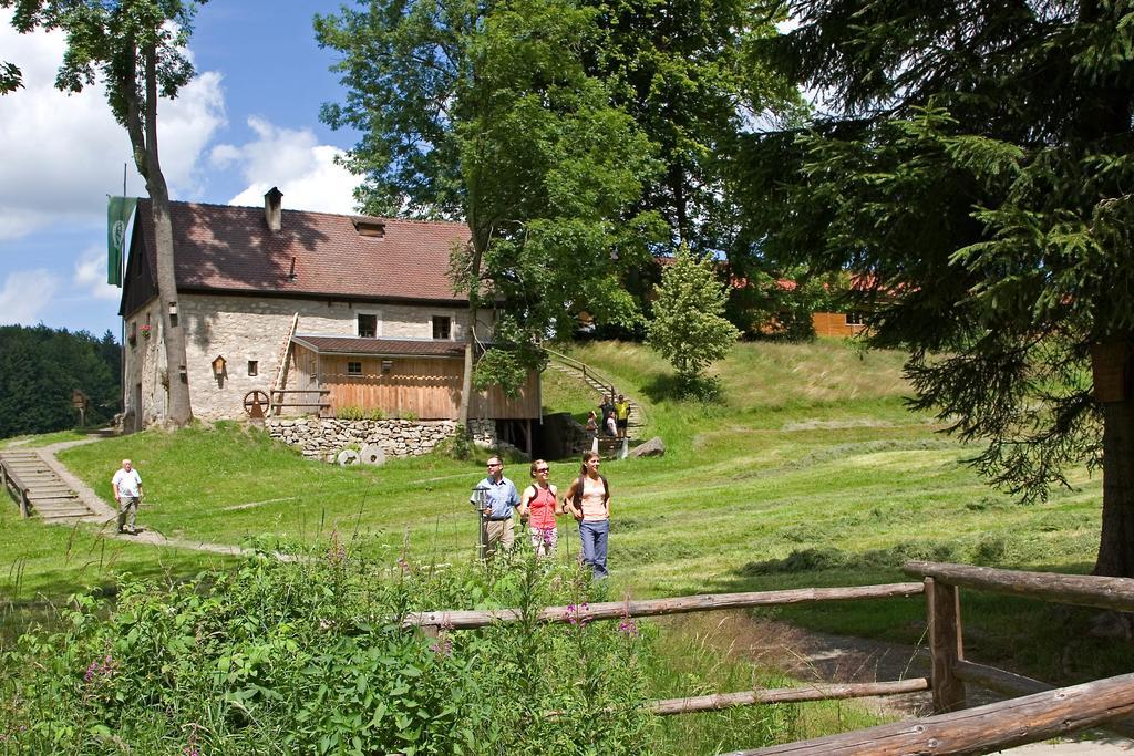 Hotel Zum Schwarzen Bären 3*